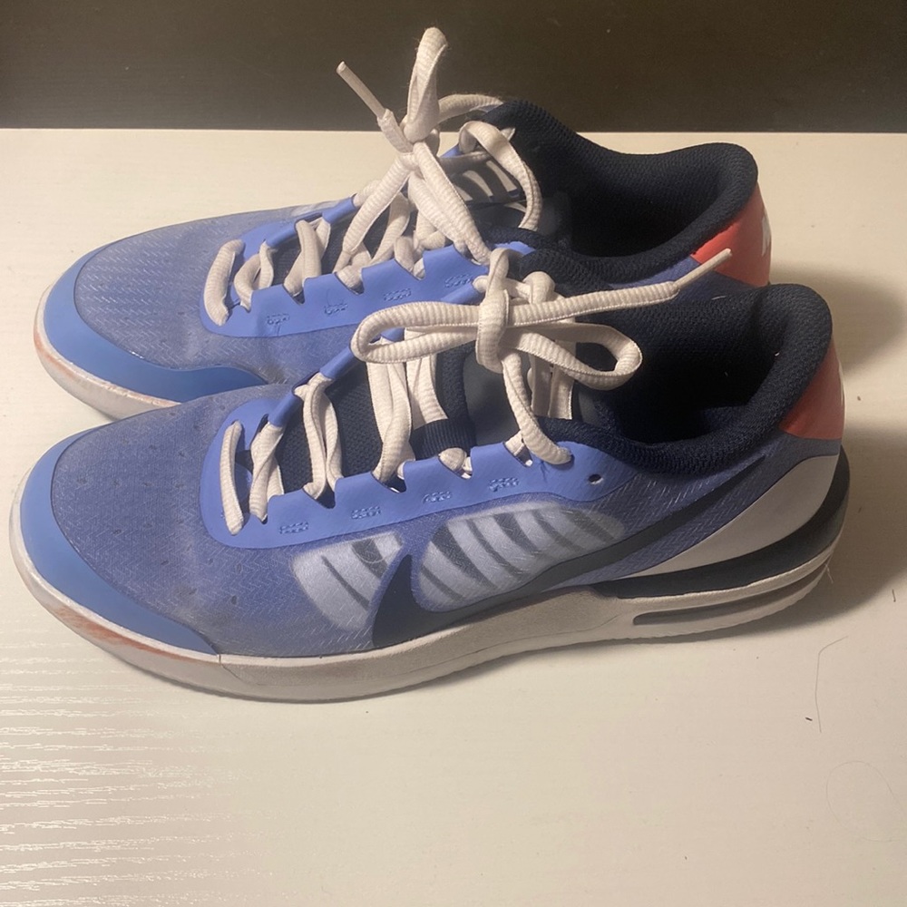 womens nike tennis shoes